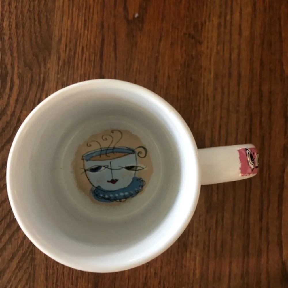 Great design and condition, Barnes and Noble coffee cup!